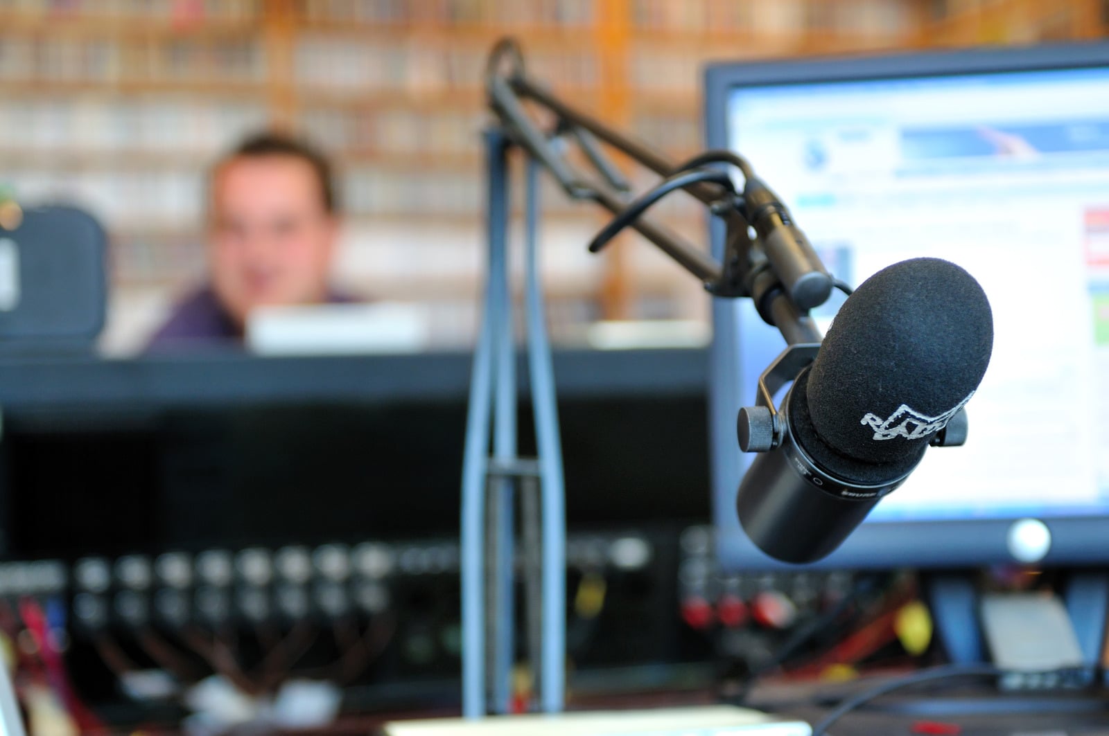 Professionele radiostudio voor cloudgebaseerde uitzendingen